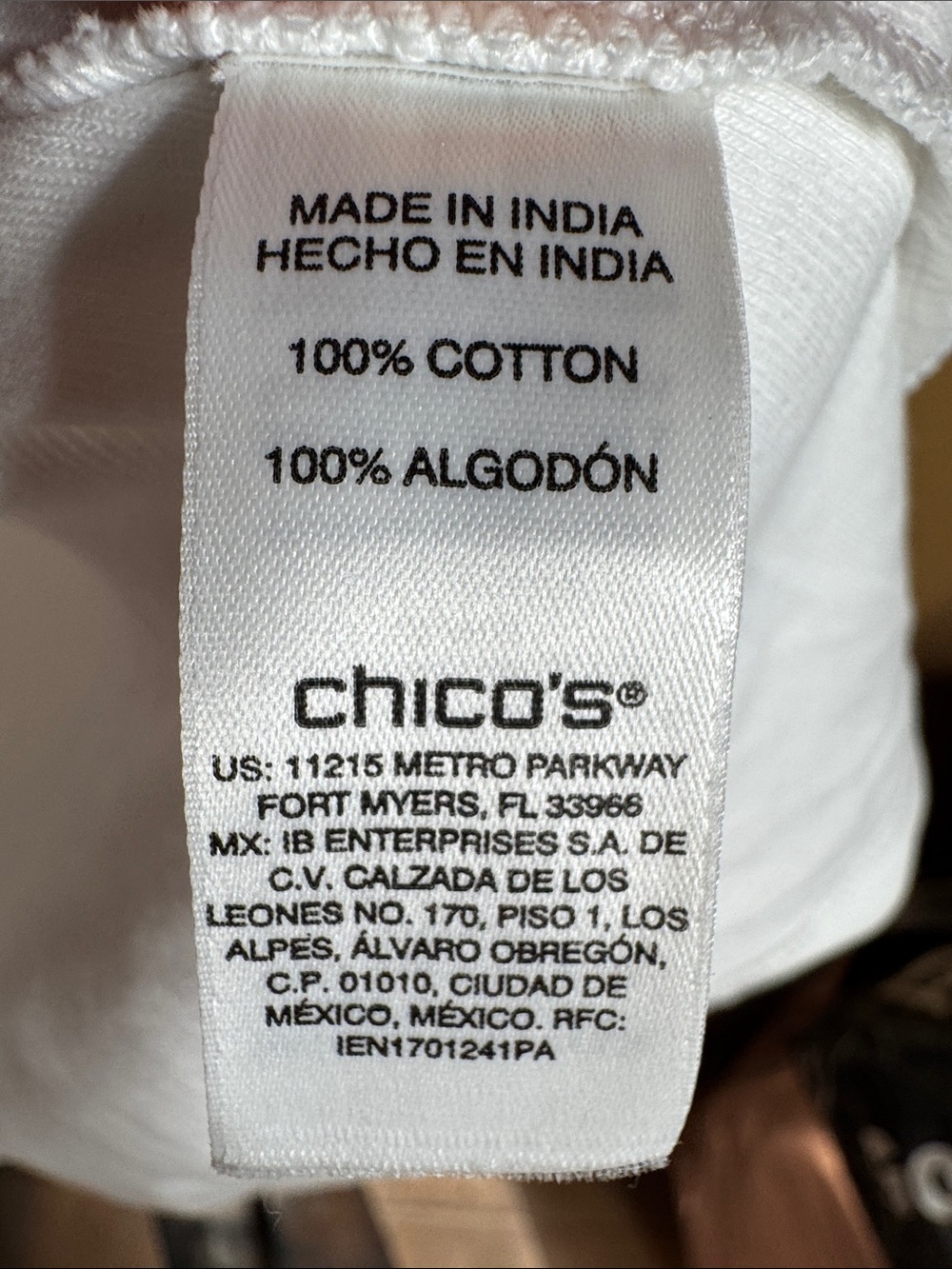 Chico’s White V-Neck 3/4 Sleeve Perfect Tee Size 4 XXL 20/22 - Picture 7 of 9